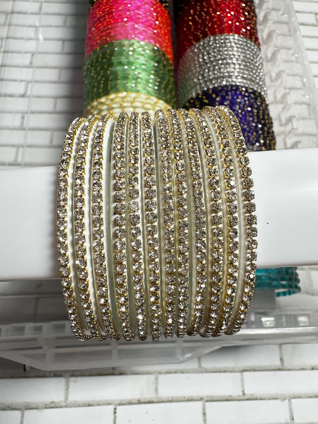 Mixing glass bangles