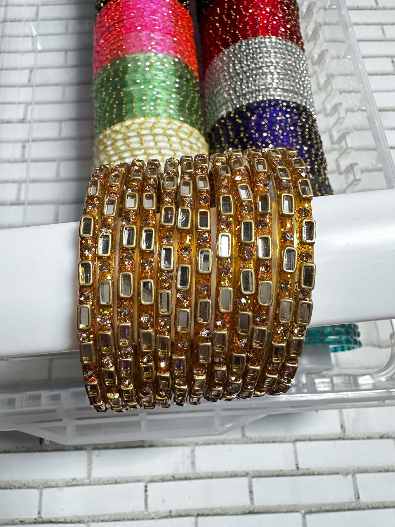 Mixing glass bangles